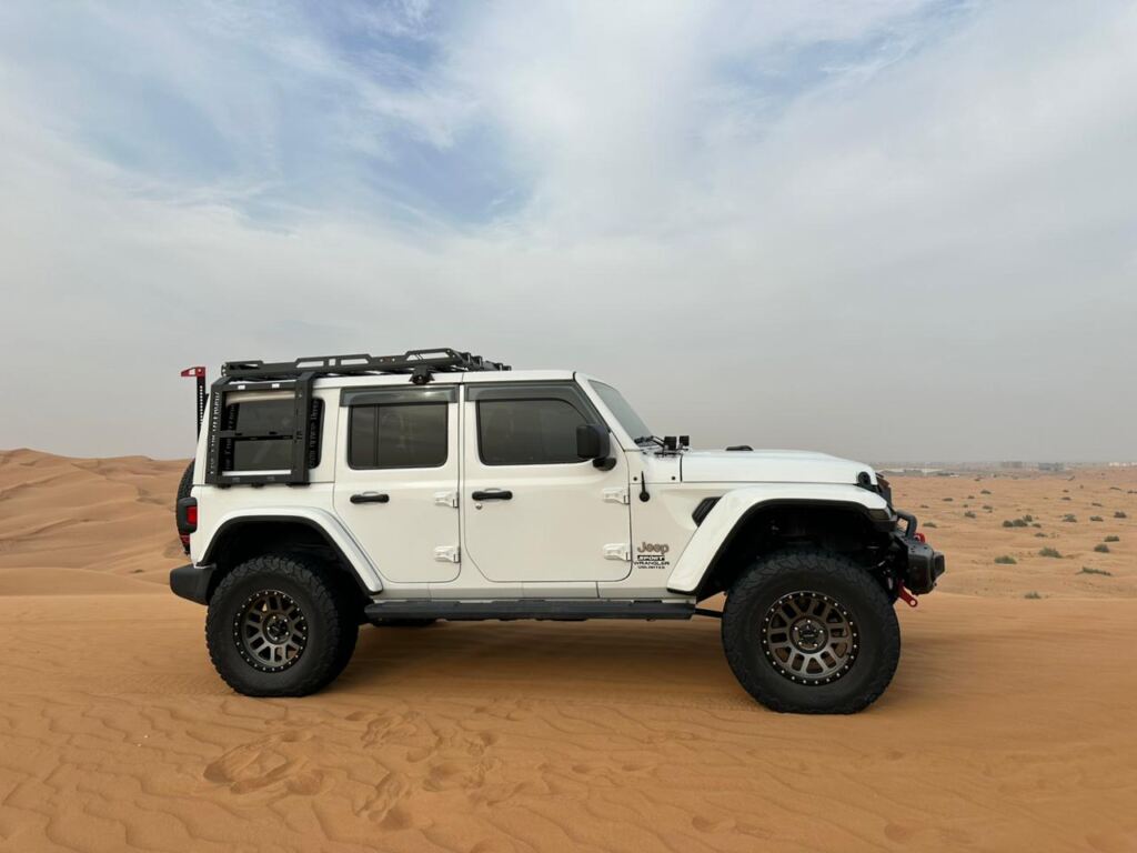 Desert safari tours dubai, wrangler jeep in the dubai desert